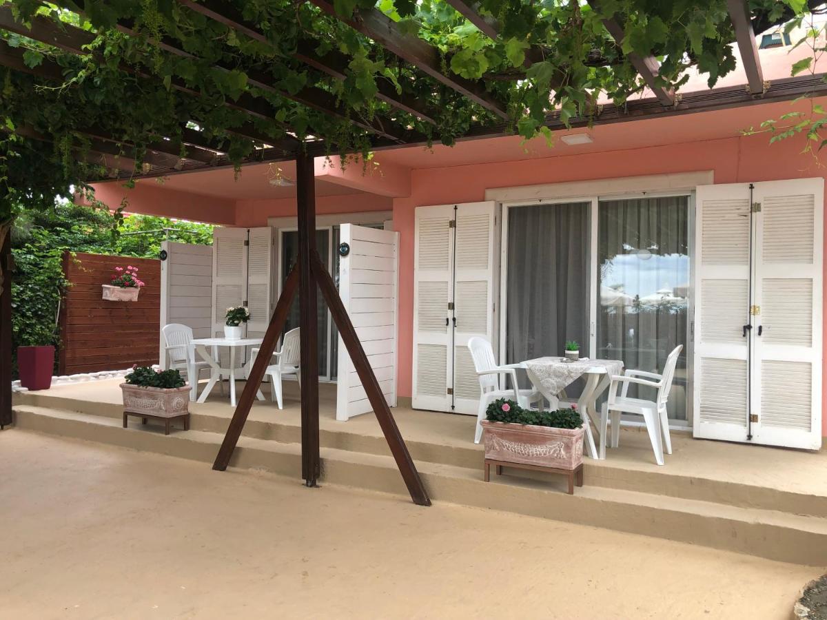 Plaisir Rooms Makriammos Екстериор снимка
